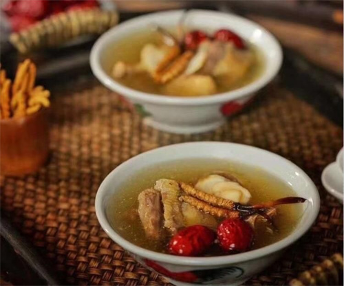 冬蟲夏草只有中國人吃嗎？冬蟲夏草的藥用價值全球范圍內(nèi)都受到認可